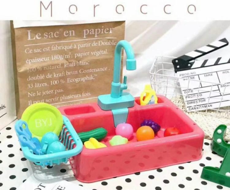 Realistic Kitchen Sink Set With Accessories
